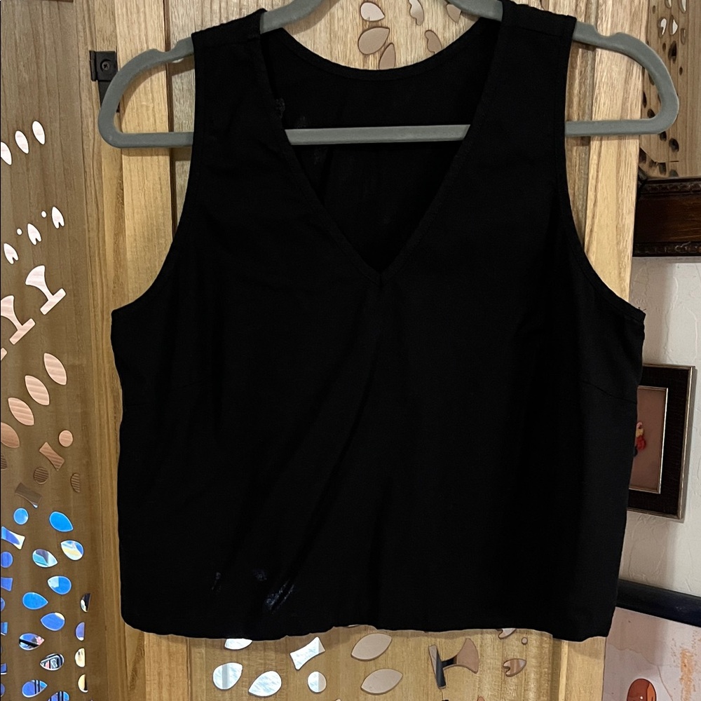 Classic Black linen V-Neck cropped Tank Top